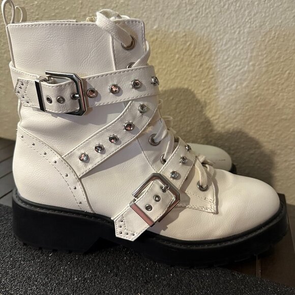 XOXO Gregor Embellished Lug Sole White Combat Boot 8.5M - Picture 10 of 12